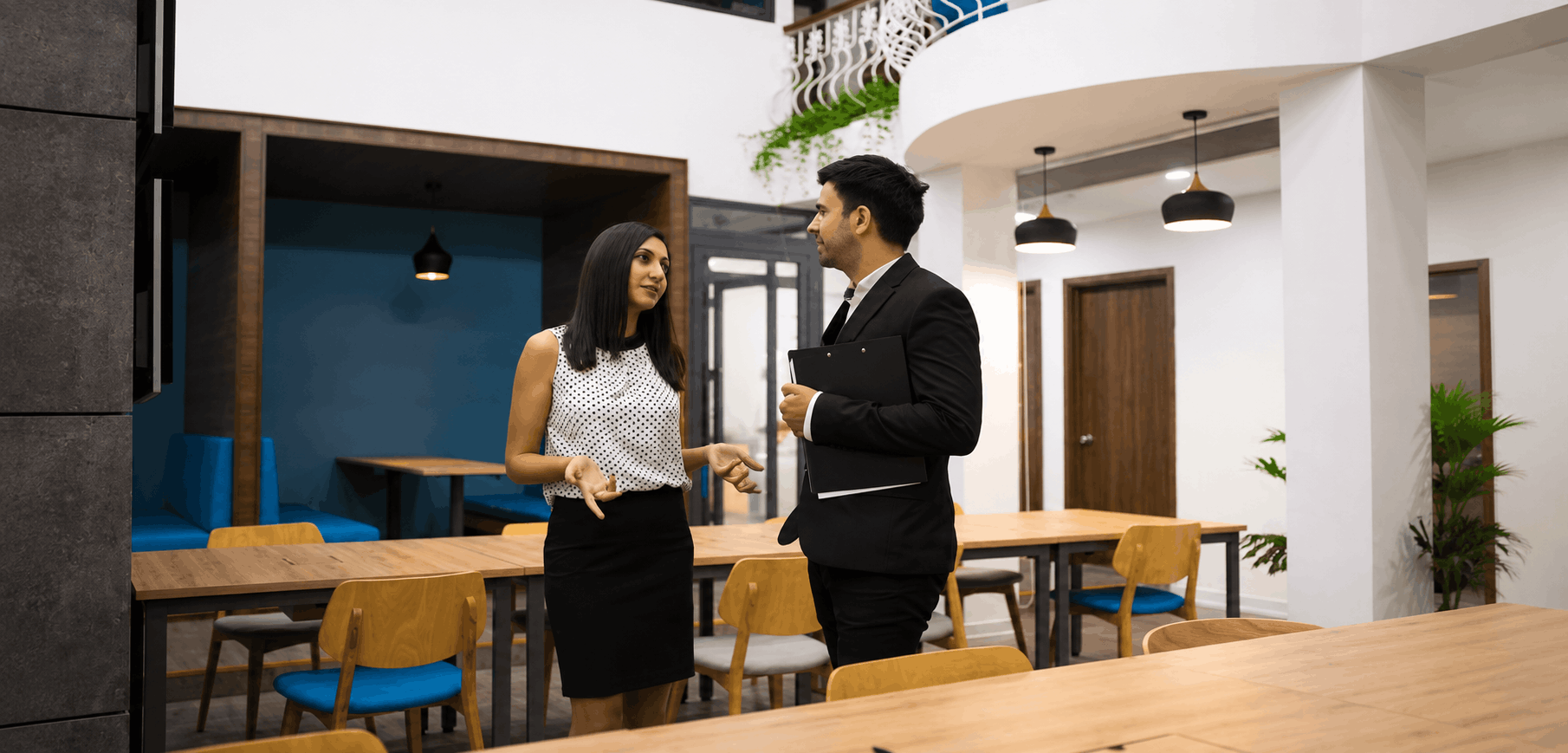 From Learning to Leading: How Hotel Management Courses Shape Your Future 